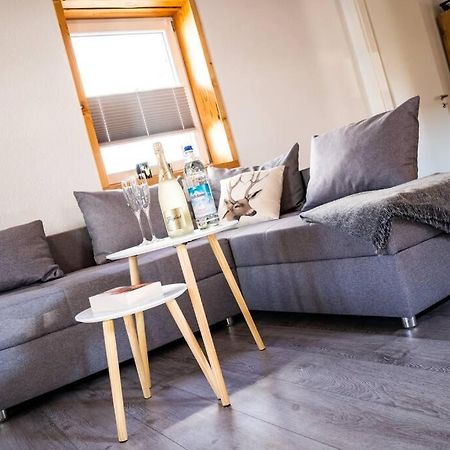 Neu Renoviertes Ferienhaus/Wohnunng Kleine Auszeit Sonnenbühl Exterior foto