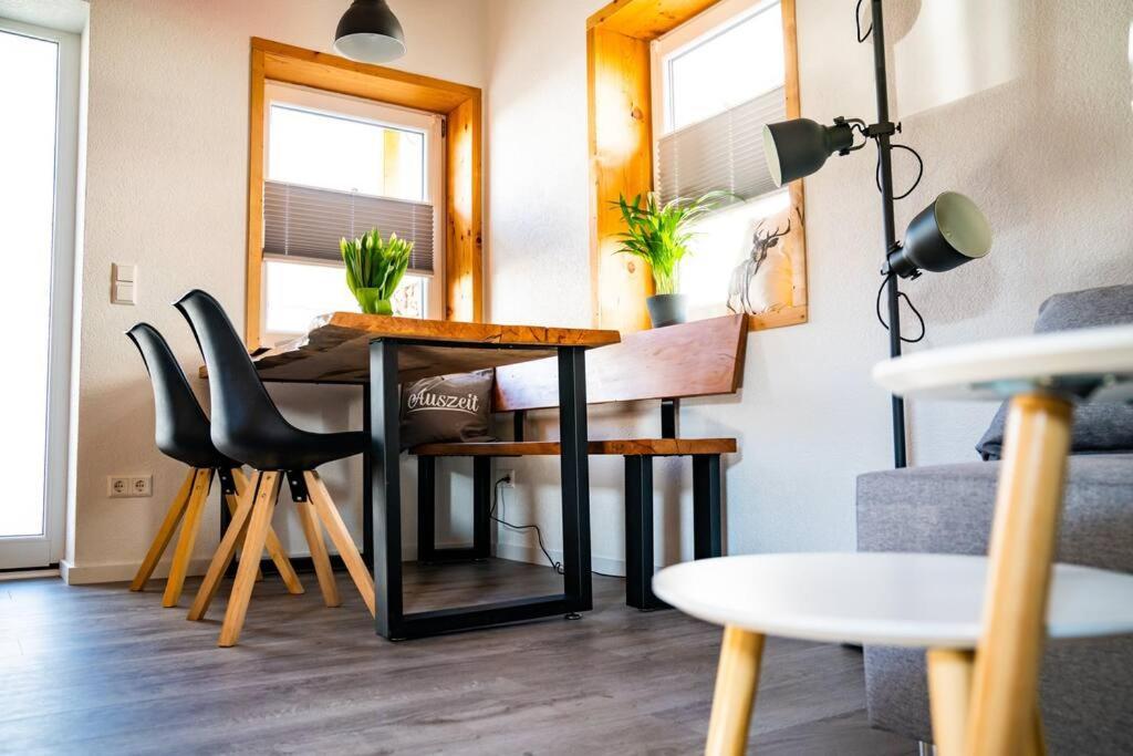 Neu Renoviertes Ferienhaus/Wohnunng Kleine Auszeit Sonnenbühl Exterior foto